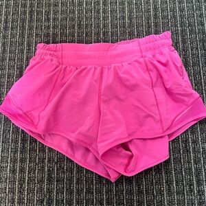 Lululemon Hotty Hot shorts. size 6. length 2.5. unworn (brand new.)